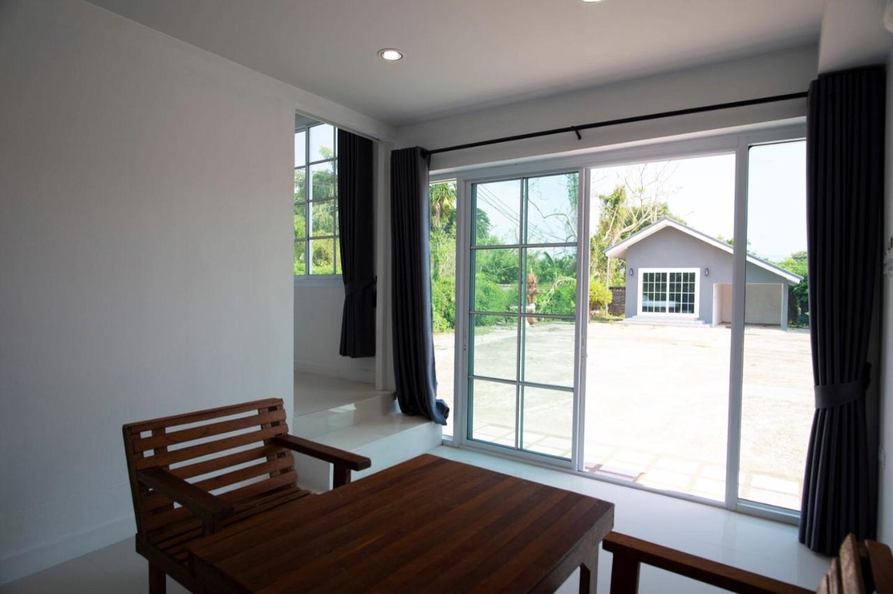 Bhive Hotel Nakhon Phanom Exterior foto